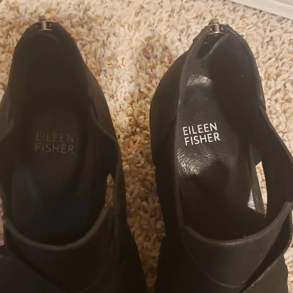 Eileen Fisher used see